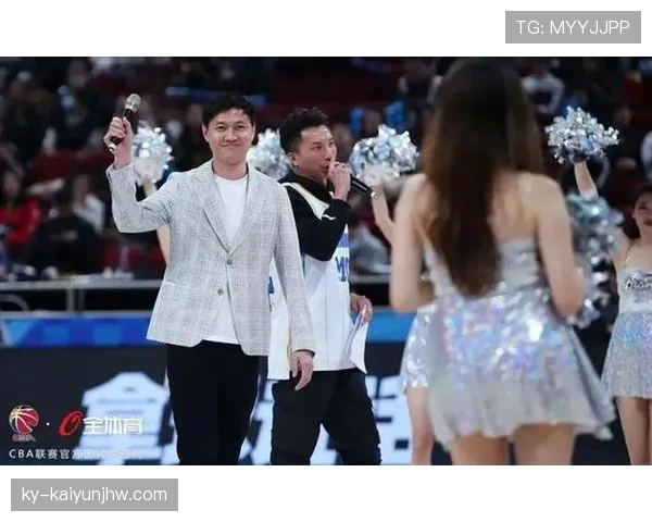 仲满赛场像机器，私下社媒却像个天天逛名店的邻居，差得太离谱了